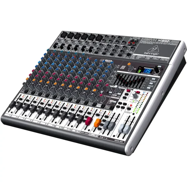 Behringer Xenyx X1832USB